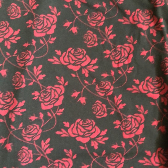 Rose pattern skirt - Picture 2 of 3